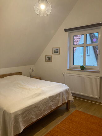 Schlafzimmer mit Doppelbett